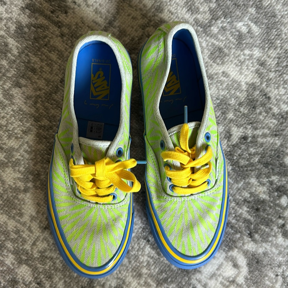 Women’s Vans Vault Size 8.5